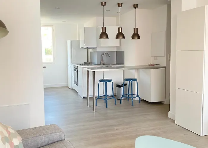 L'ajax T3 Centre Et Bord De Ajaccio (Corsica)